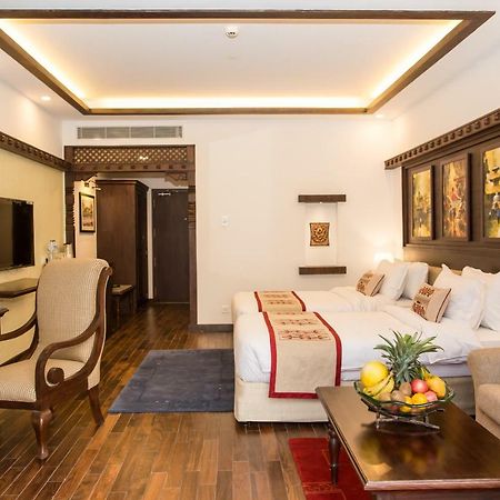 Chandragiri Hills Resort Thānkot Exteriör bild