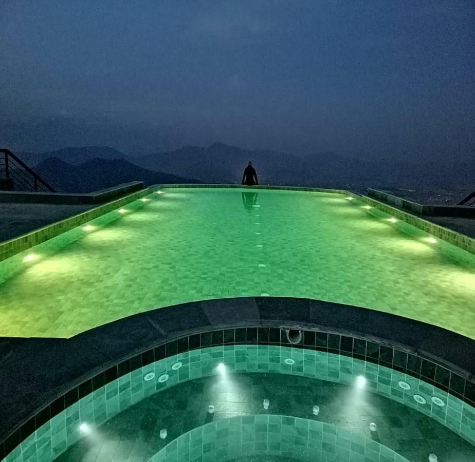 Chandragiri Hills Resort Thānkot Exteriör bild