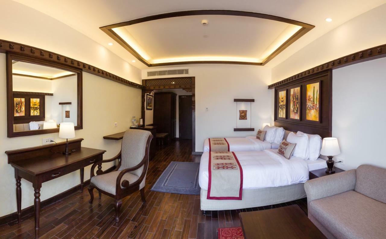 Chandragiri Hills Resort Thānkot Exteriör bild